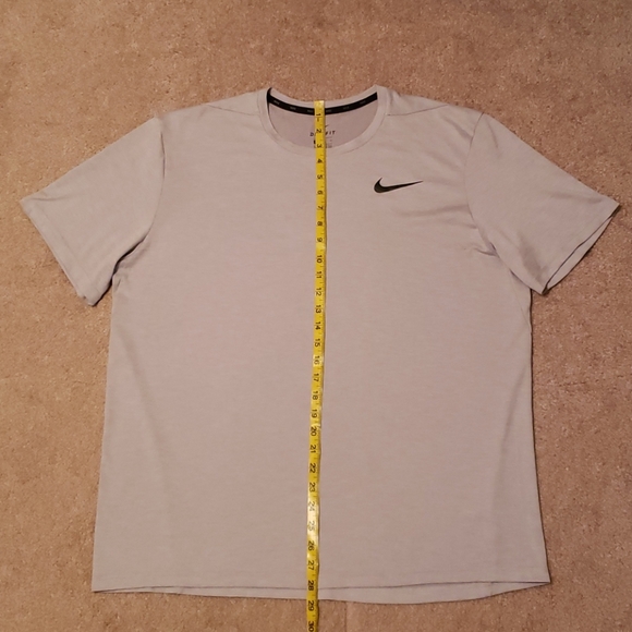 Nike Dri-Fit Men's Tee-shirt - Picture 8 of 9